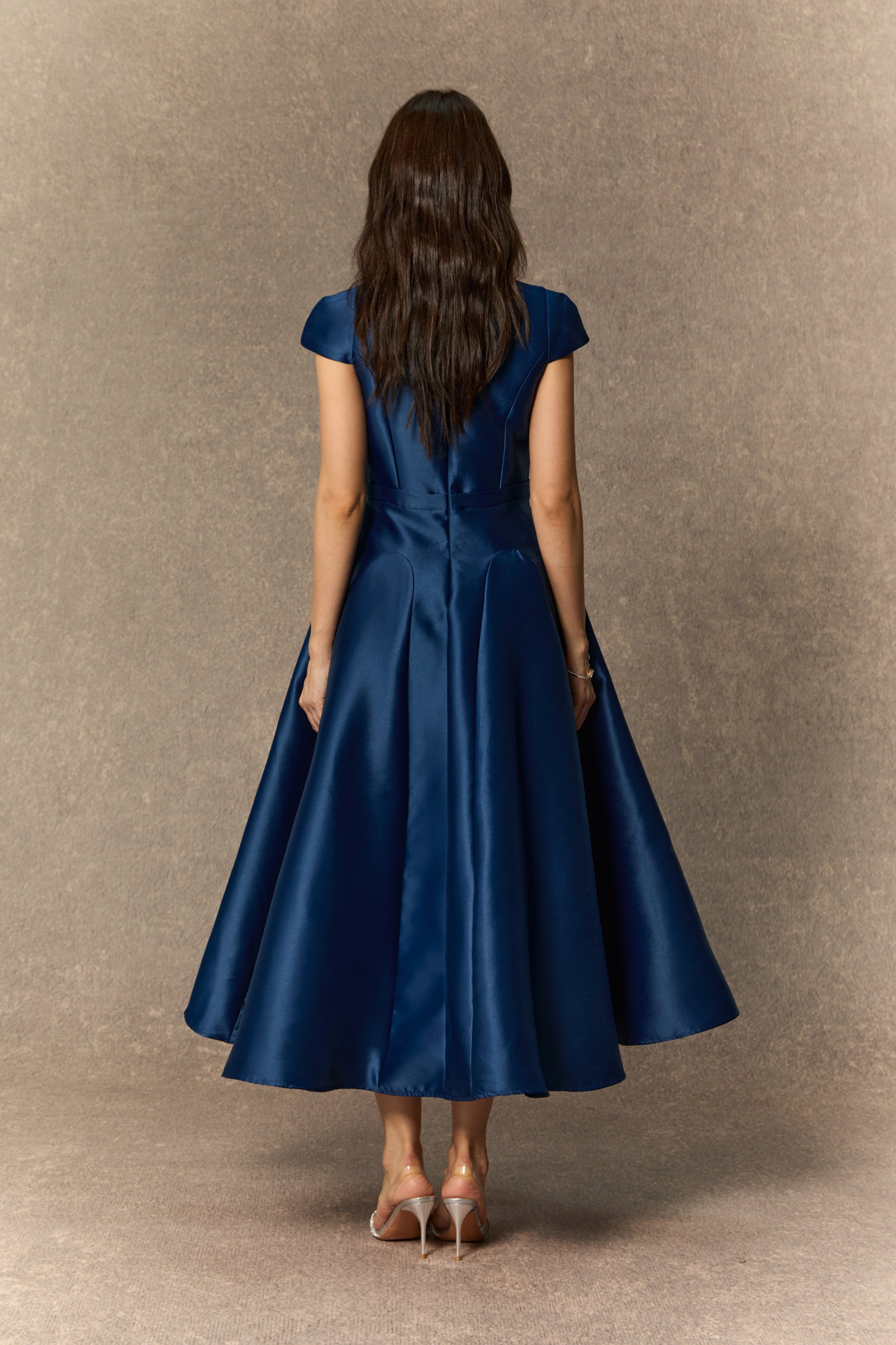 Lavish Looks Blue Cap Sleeve Notch V鈥慛eck Midi Dress