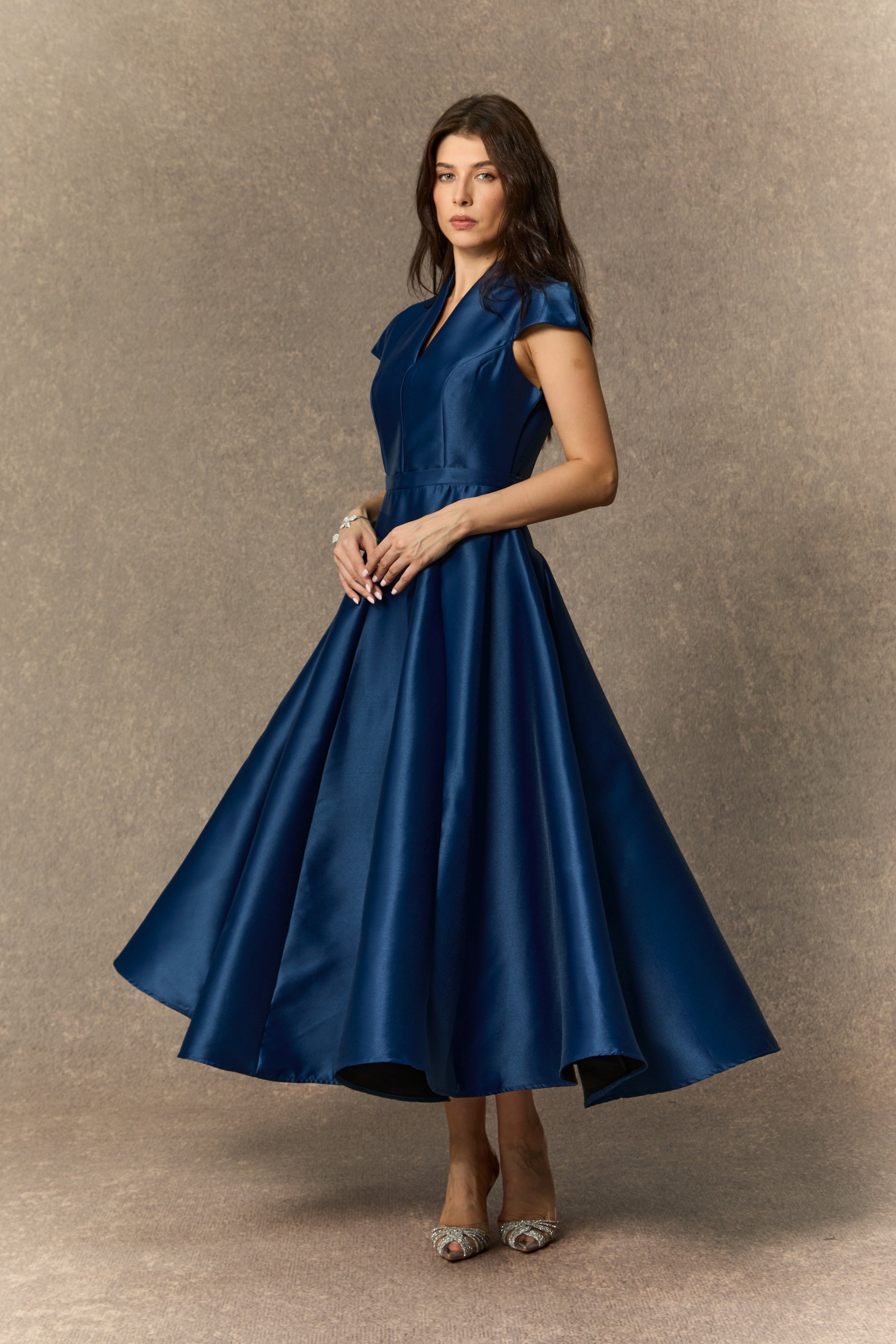 Lavish Looks Blue Cap Sleeve Notch V鈥慛eck Midi Dress