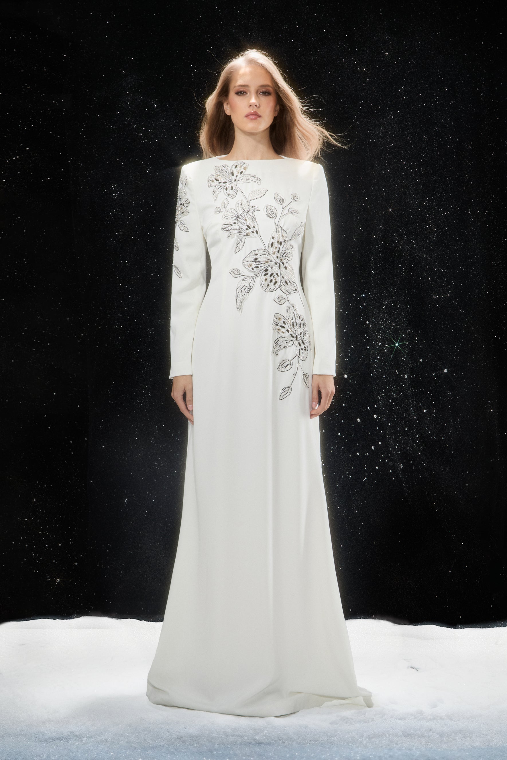 Remarkable Entrance White Floral Embroidered Long Sleeve Maxi Dress