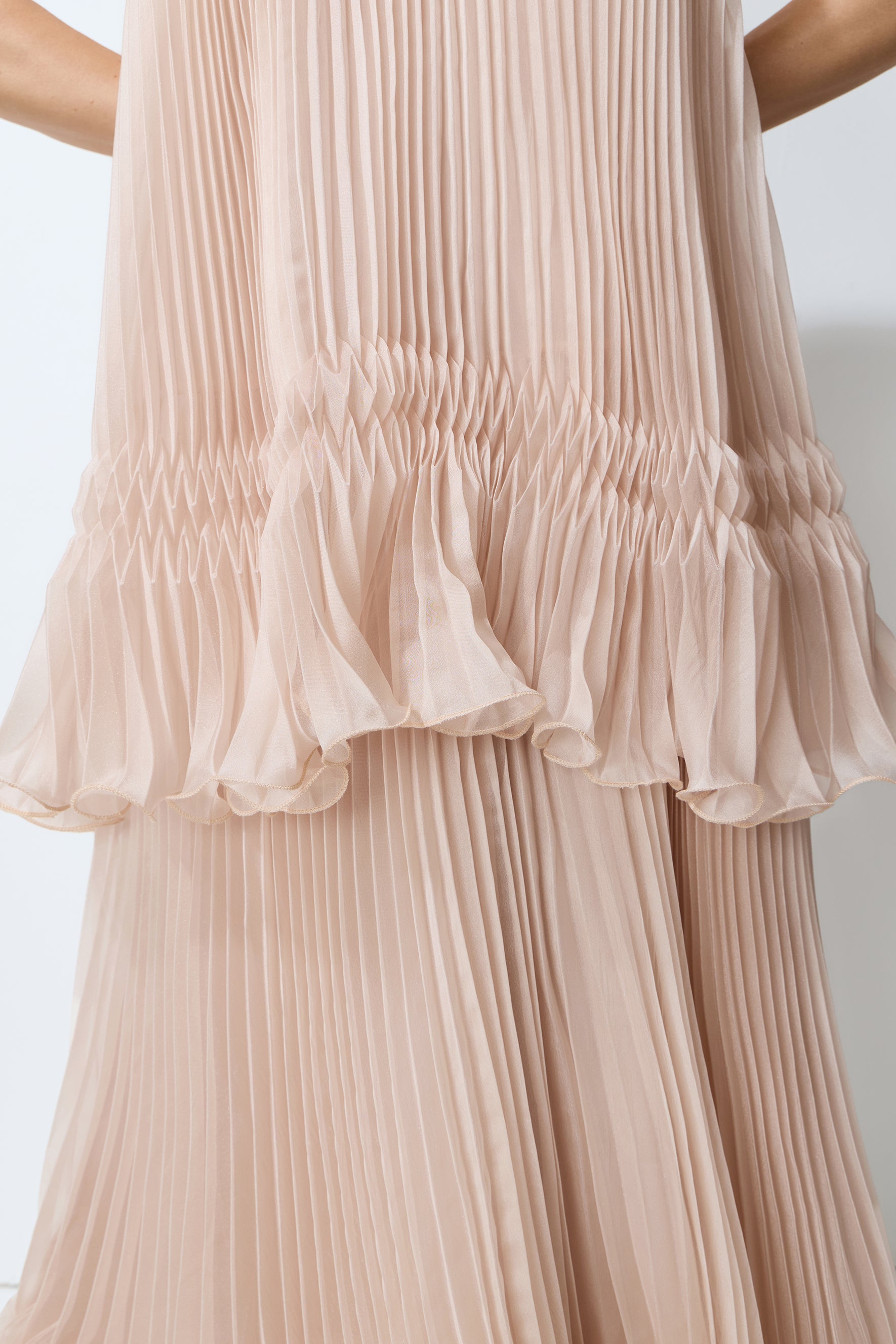 Light Party Moment Pink Halter Neck Pleated Maxi Dress