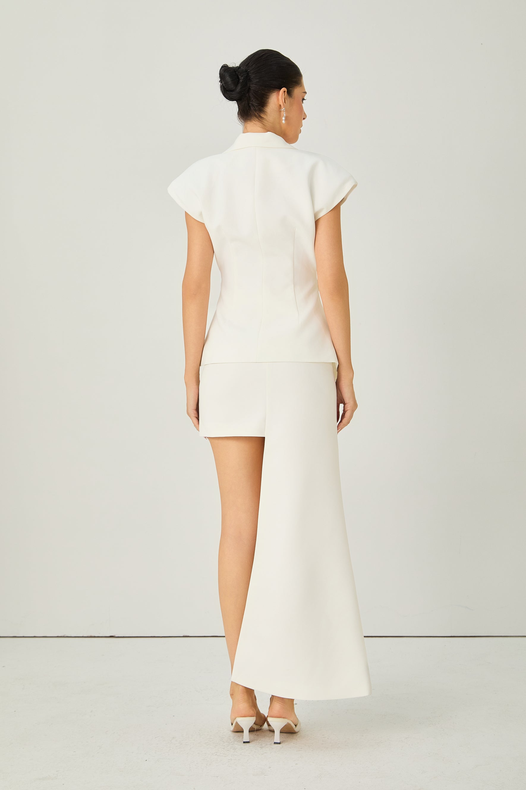 Always Eye-Catching White Lapel Vest Top & Asymmetric Skirt Set