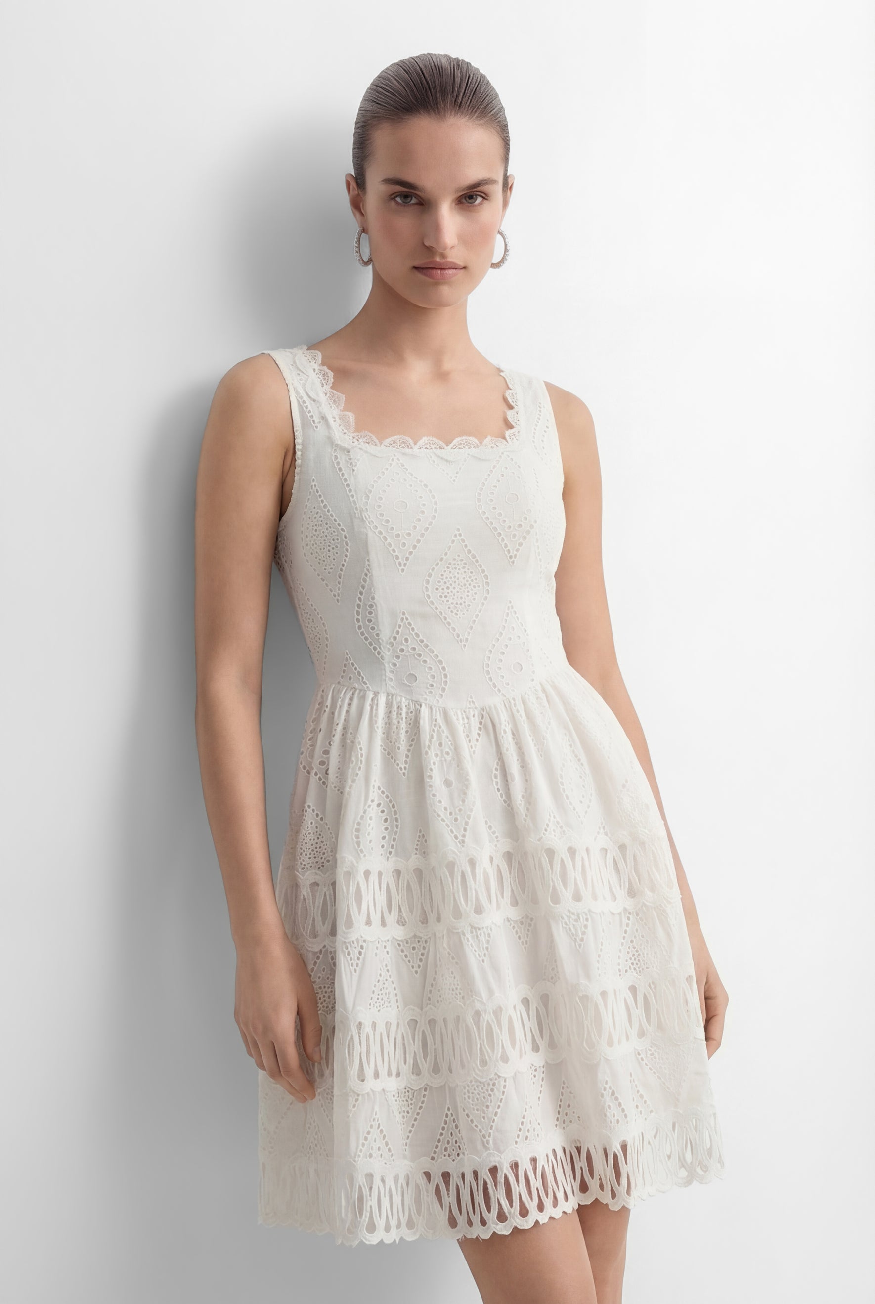 Sleek Essence White Sleeveless Embroidery Lace Mini Dress